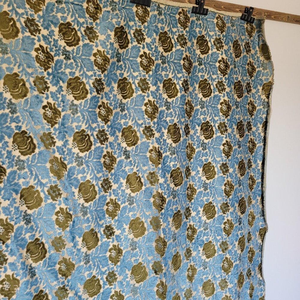 Gorgeous Vtg Rose Blue And Gold Floral Brocade Fabric 2 Pieces 48x55” & 50x54" - Picture 6 of 9